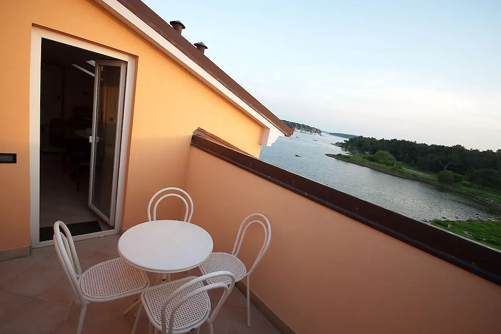 Villa Vizula ميدولين
