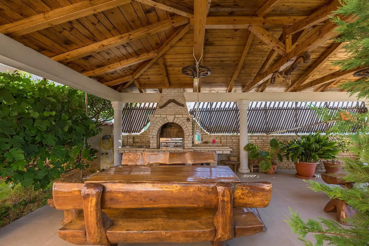 Villa Vizula ميدولين 0*,