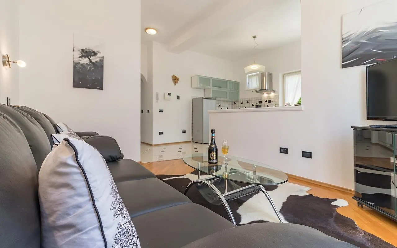 Villa Vizula ميدولين شقة